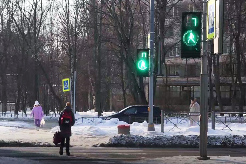 В Выборгском районе Петербурга установили «умный» светофор