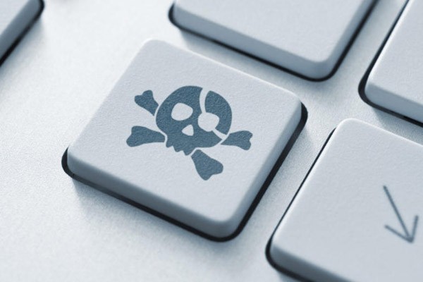Руки в блоки: объем пиратского контента в Сети за год увеличился вдвое