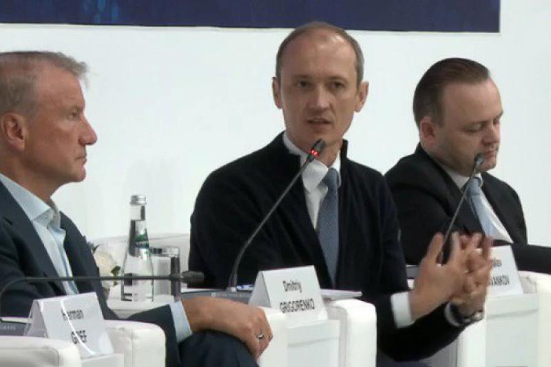 Чтобы не было как в ЕС: госрегулирование ИИ обсудили на ПМЭФ 2025