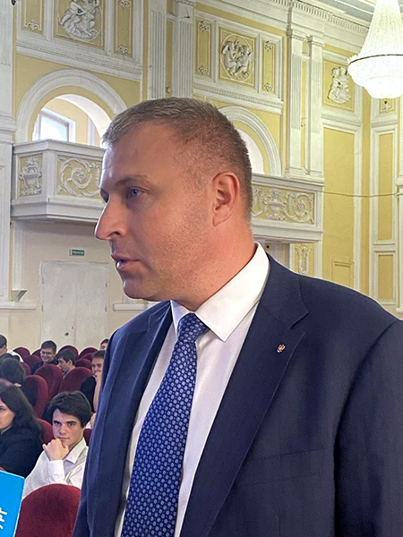 Ректор Санкт-Петербургского государственного университета телекоммуникаций им. профессора М. А. Бонч-Бруевича Руслан Киричек