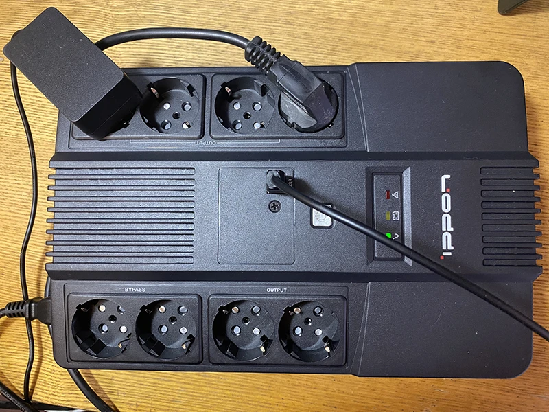 ИБП Ippon NUT 1050 в работе