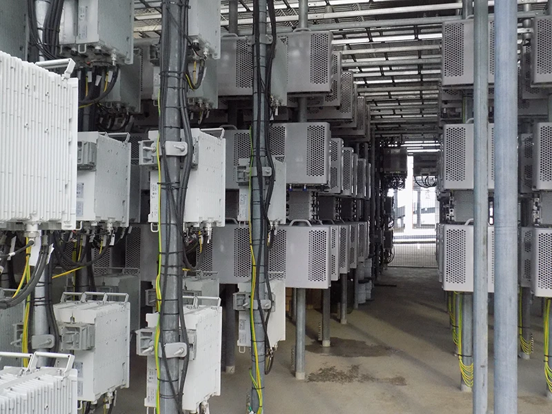 Базовые станции всех операторов размещены возле стадиона на открытом воздухе