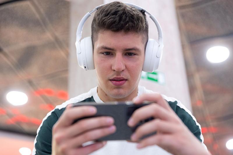 Петербургские зумеры полюбили уникальные номера телефонов