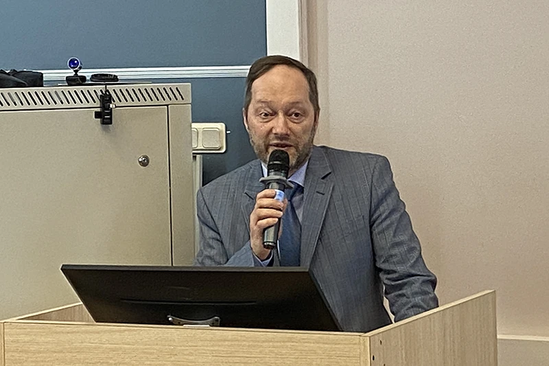 Кандидат технических наук, доцент, директор института магистратуры СПбГУТ им. проф. М.А. Бонч-Бруевича Александр Бучатский