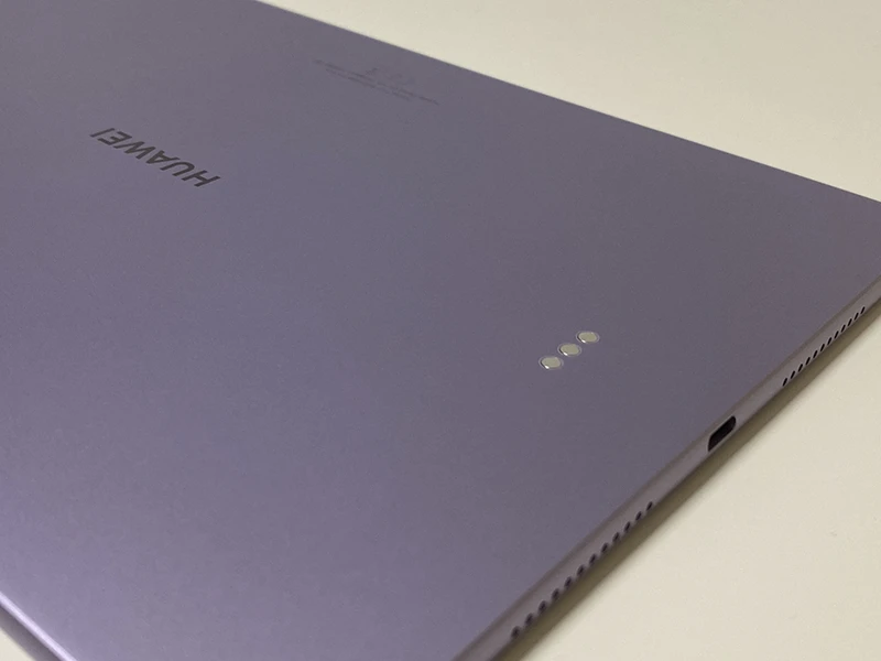 Задняя поверхность планшета