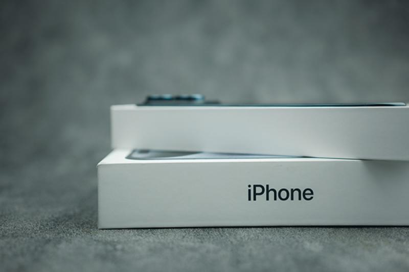 Т2 первым открыл предзаказ на iPhone 18