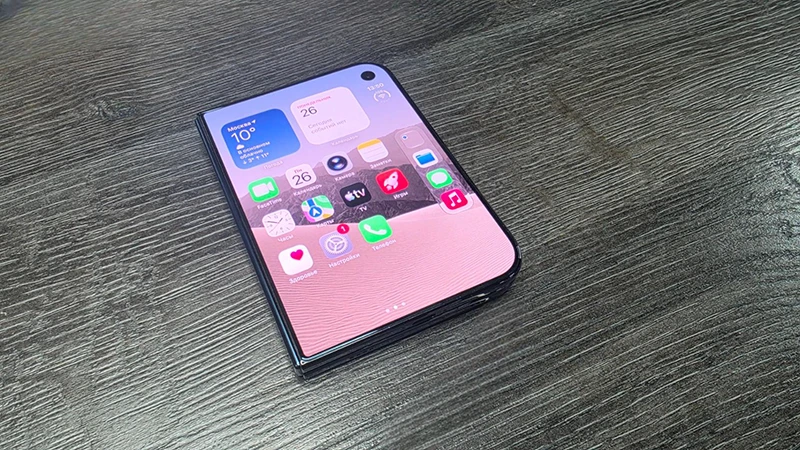 iPhone Duo в сложенном состоянии