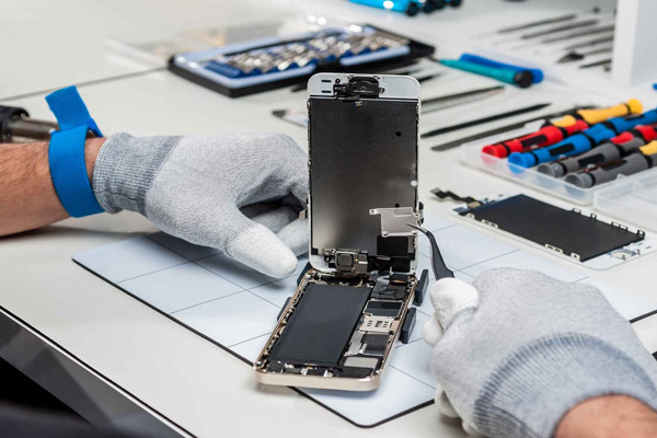 Изъятый элемент: в России возник дефицит деталей к Samsung и Huawei